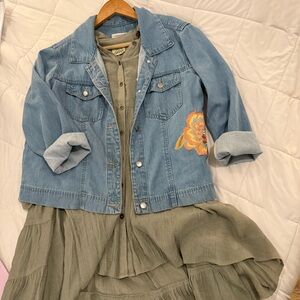 Coldwater Creek light wash denim jacket/floral embroidery appliqué Size Small